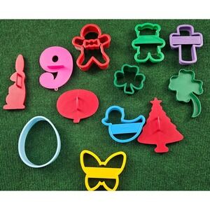 12 Wilton Cookie Cutters‎ Set Gingerbread Teddy Bear Duck Christmas Tree